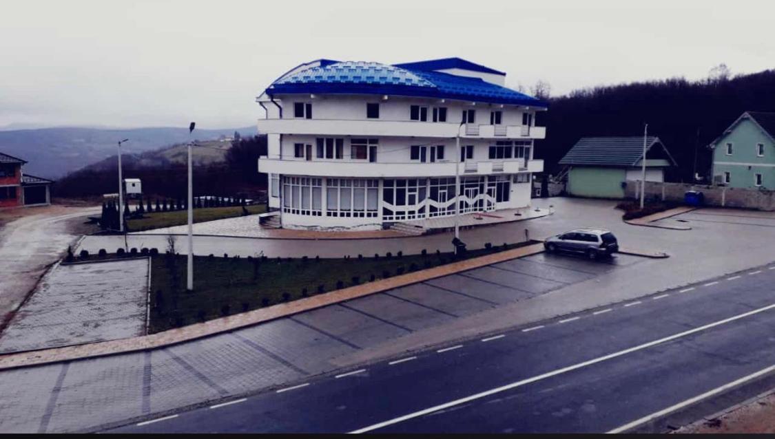 Emro-S Aparthotel Novi Pazar Exterior foto