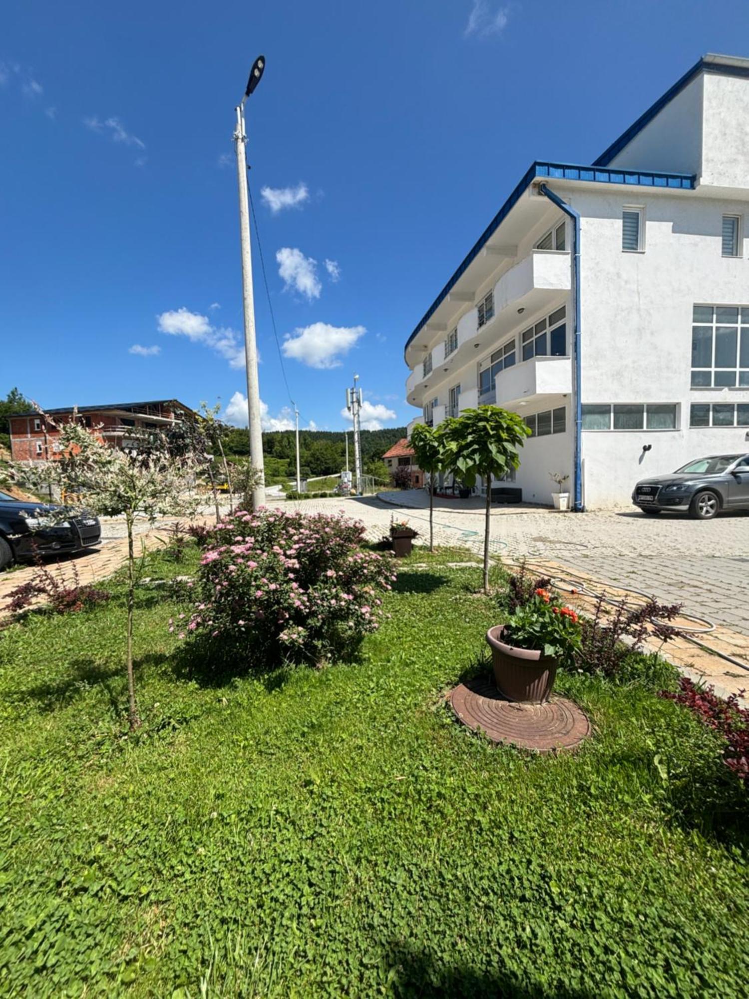 Emro-S Aparthotel Novi Pazar Exterior foto