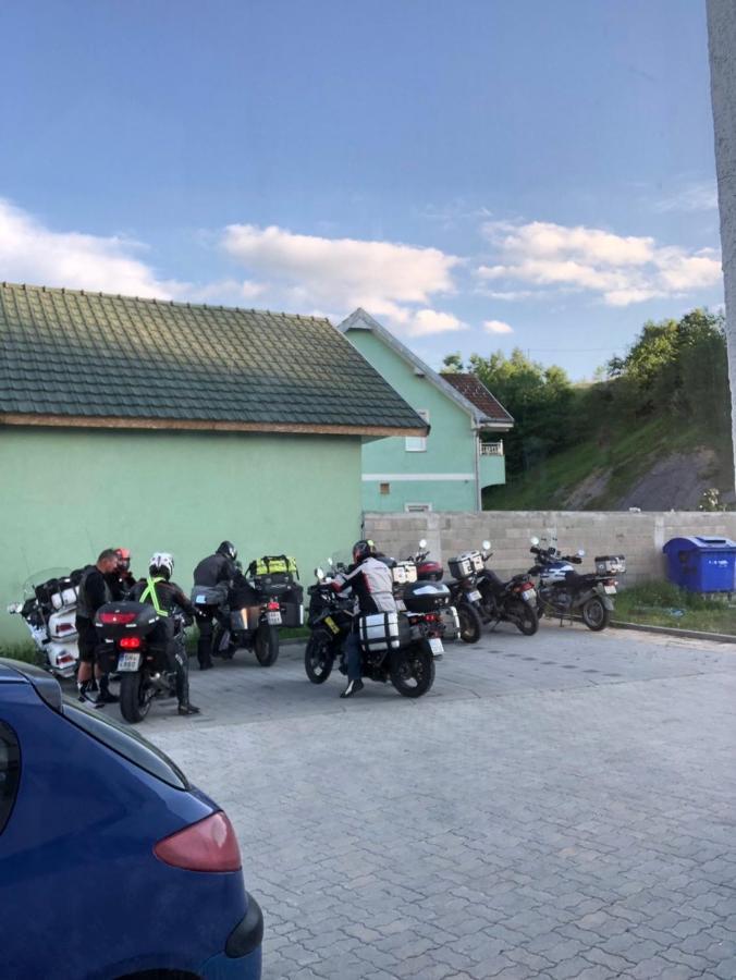 Emro-S Aparthotel Novi Pazar Exterior foto